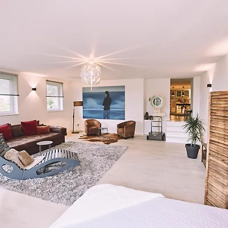 Bildstein's Dharamsala Apartment